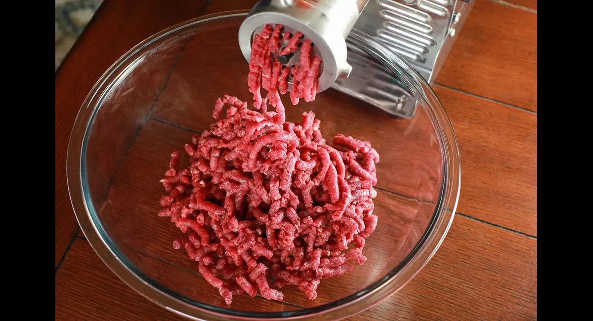 Grind-Deer-Meat-Into-a-Burger